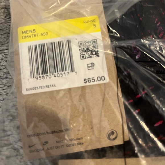 AUTHENTIC & SEALED NEW NWT! Nike Stride Mens 5” Psychic Purple Running shorts - Picture 7 of 7